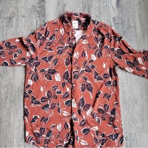 Mens Zara short sleeve button up, soft top, great condition.